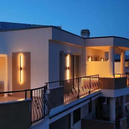 Manoli Luxury 4*